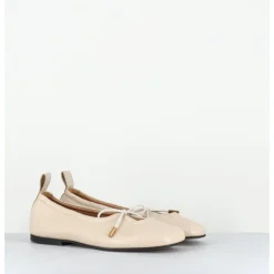 ALOHAS Ballerines à noeud en cuir souple crème - ROSALIND CREAM BALLET