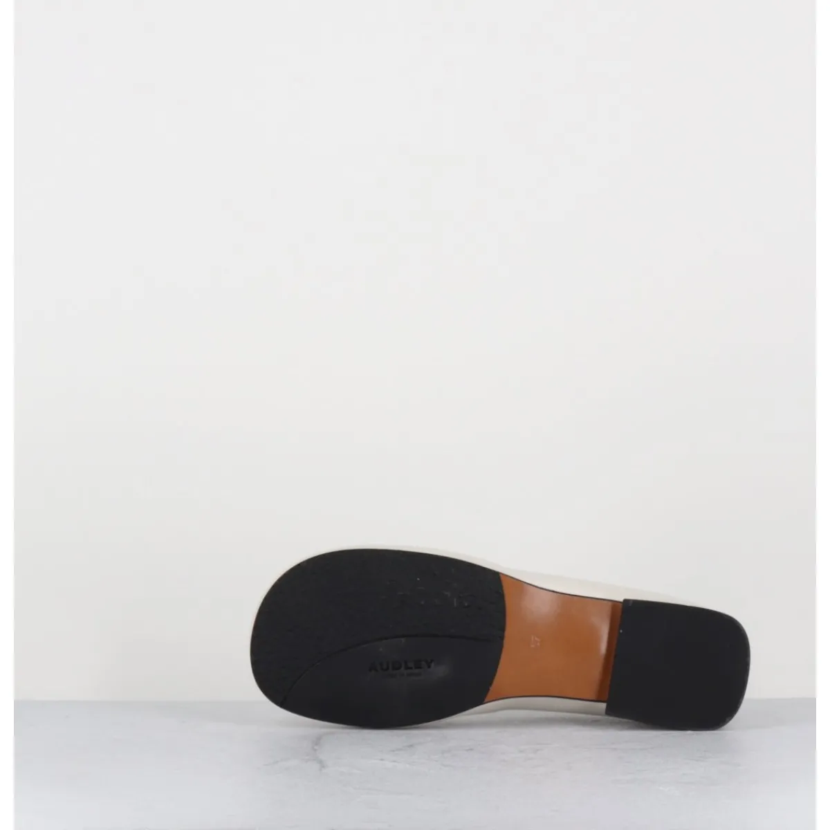 Sale AUDLEY Ballerines minimalistes en cuir - PAOLA1 MARFIL NAPPA BLANC