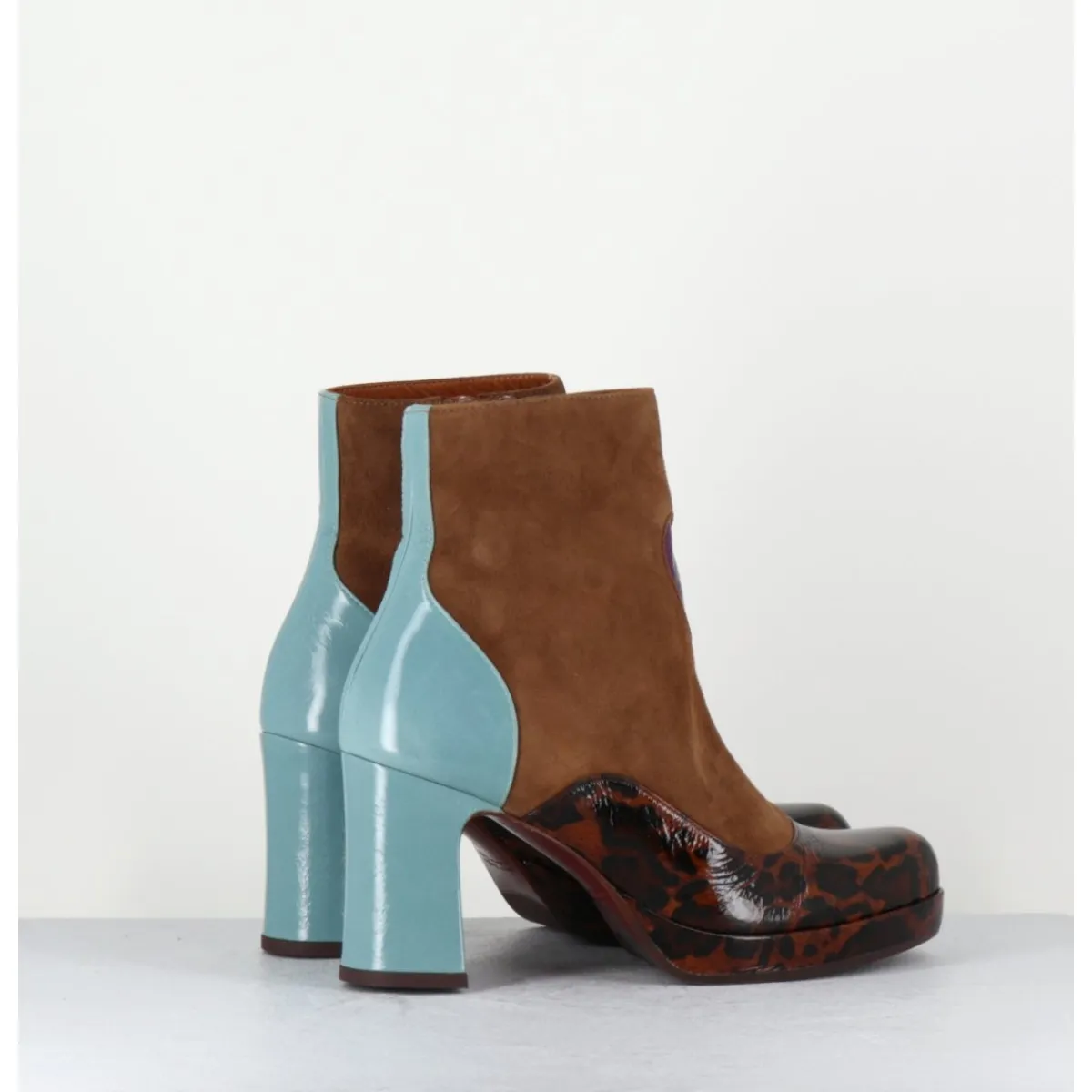 Online CHIE MIHARA Boots à talon en daim camel & coeur violet - DANLOV FIAT CASTANO