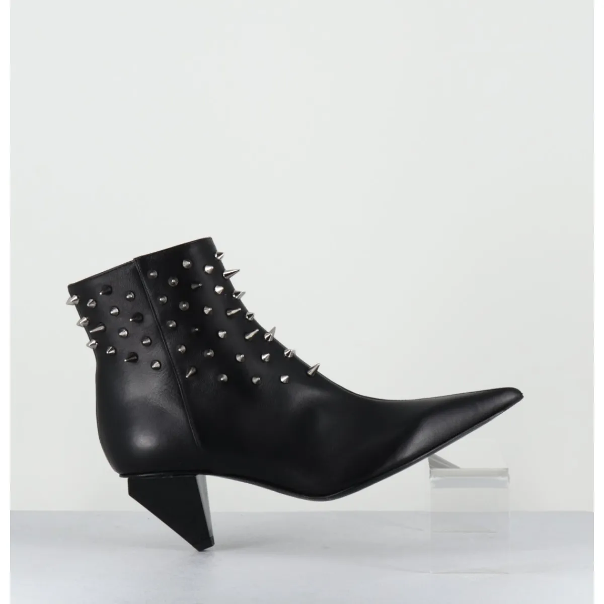 Outlet AGL Boots bout pointu en cuir à clous - KNIFE STUDS NERO NOIR
