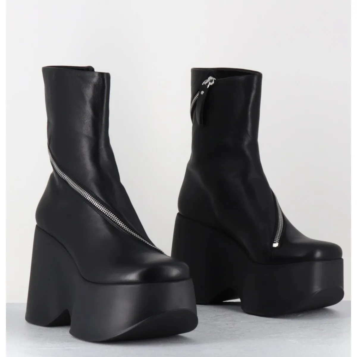 Outlet VIC MATIE Boots compensés en cuir zip asymétrique - 1D7562 ISLAND BLACK NOIR