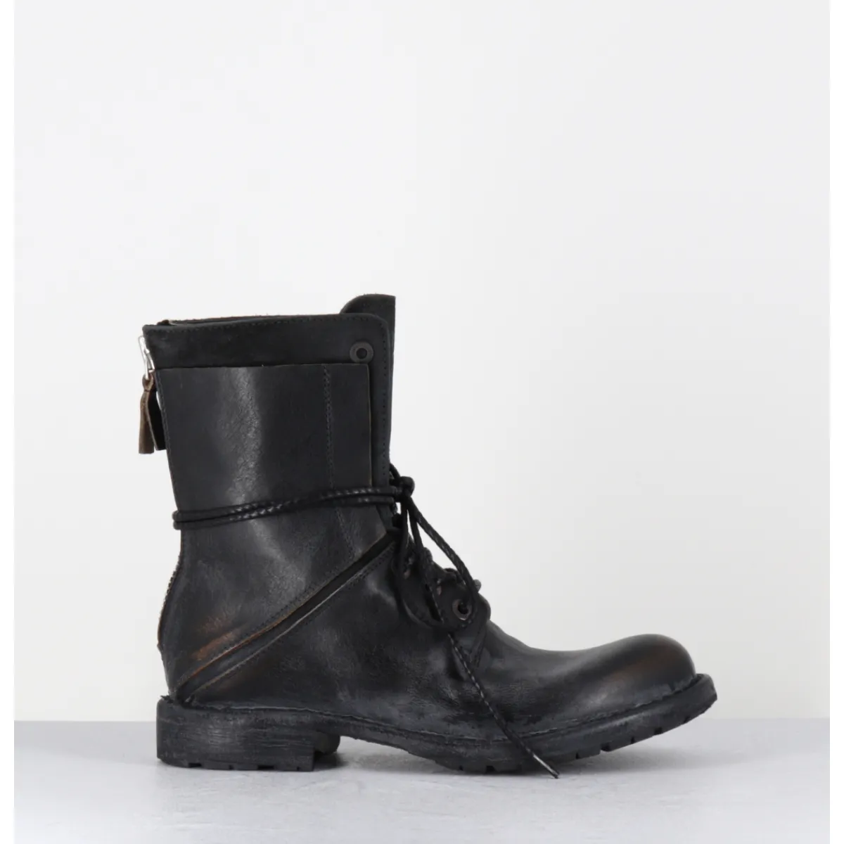 Online MOMA Boots rangers à lacets en cuir brossé - 77406 CUSNA NERO NOIR