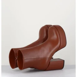 New GARRICE LAB Boots 70s en cuir marron - AIKO NAPPA LUGGAGE