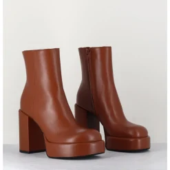 New GARRICE LAB Boots 70s en cuir marron - AIKO NAPPA LUGGAGE