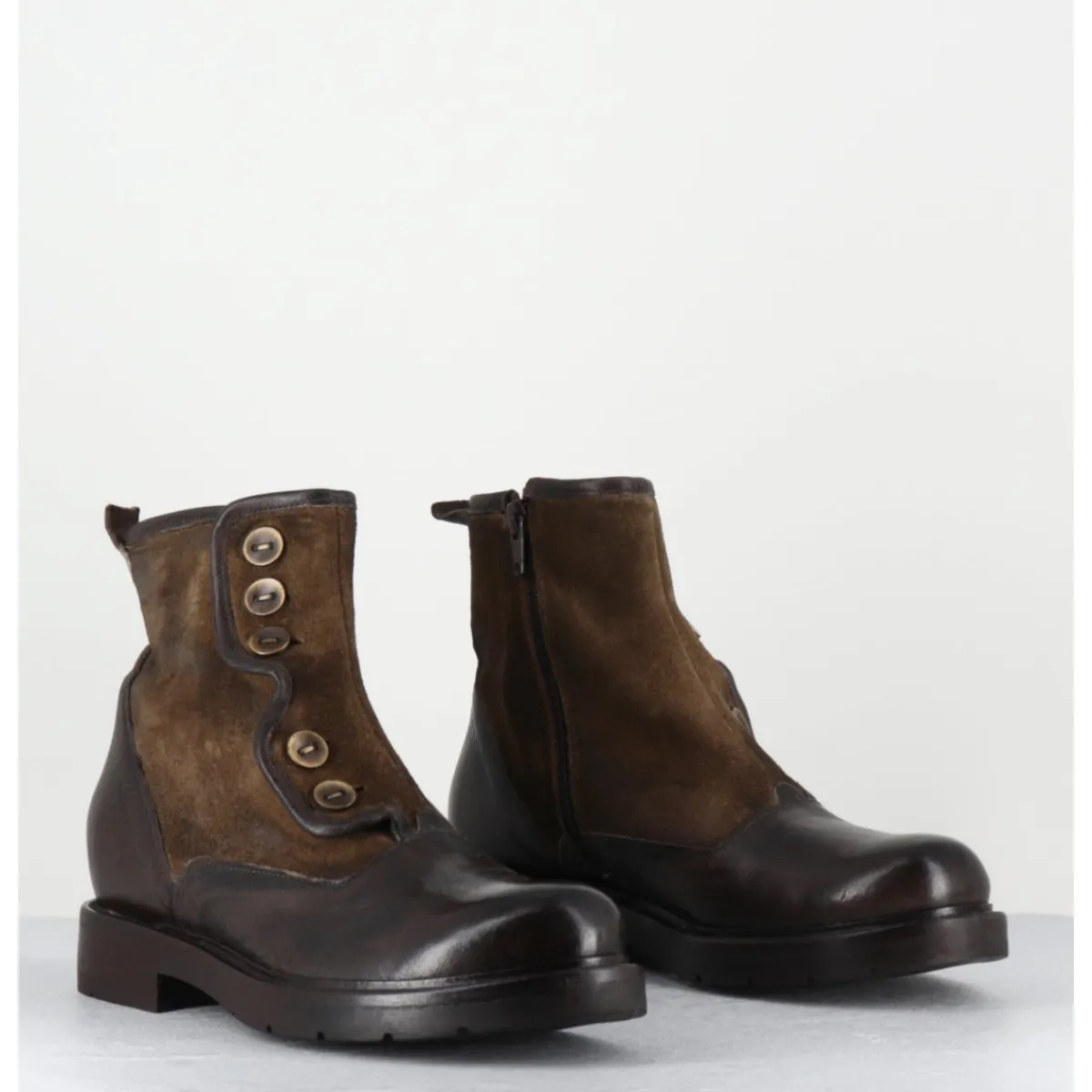 GARRICE LAB Bottines plates à boutons en cuir - LACO CARLY FANGO MARRON