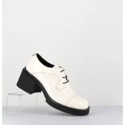 Discount GARRICE LAB Derbies à talon en cuir vernis souple - YOSHI NAPLAK PANNA BLANC