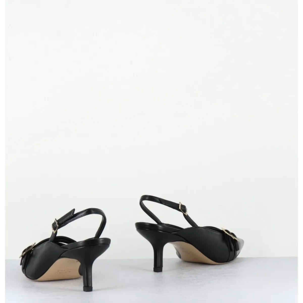 Outlet GARRICE LAB Escarpins bout pointu buckle slingback en cuir - DIRNA NAPPA NERO NOIR