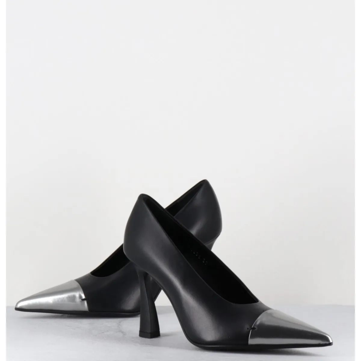 Hot PREMIATA Escarpins bout pointu en cuir & argent - M6835 GARDA NERO NOIR