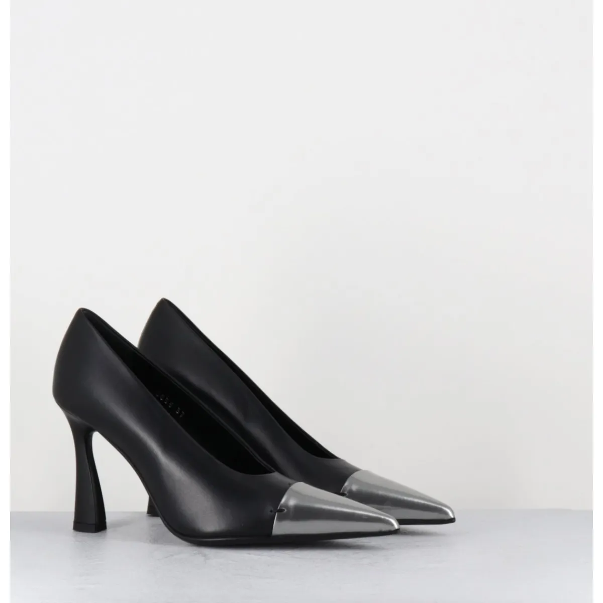 Hot PREMIATA Escarpins bout pointu en cuir & argent - M6835 GARDA NERO NOIR