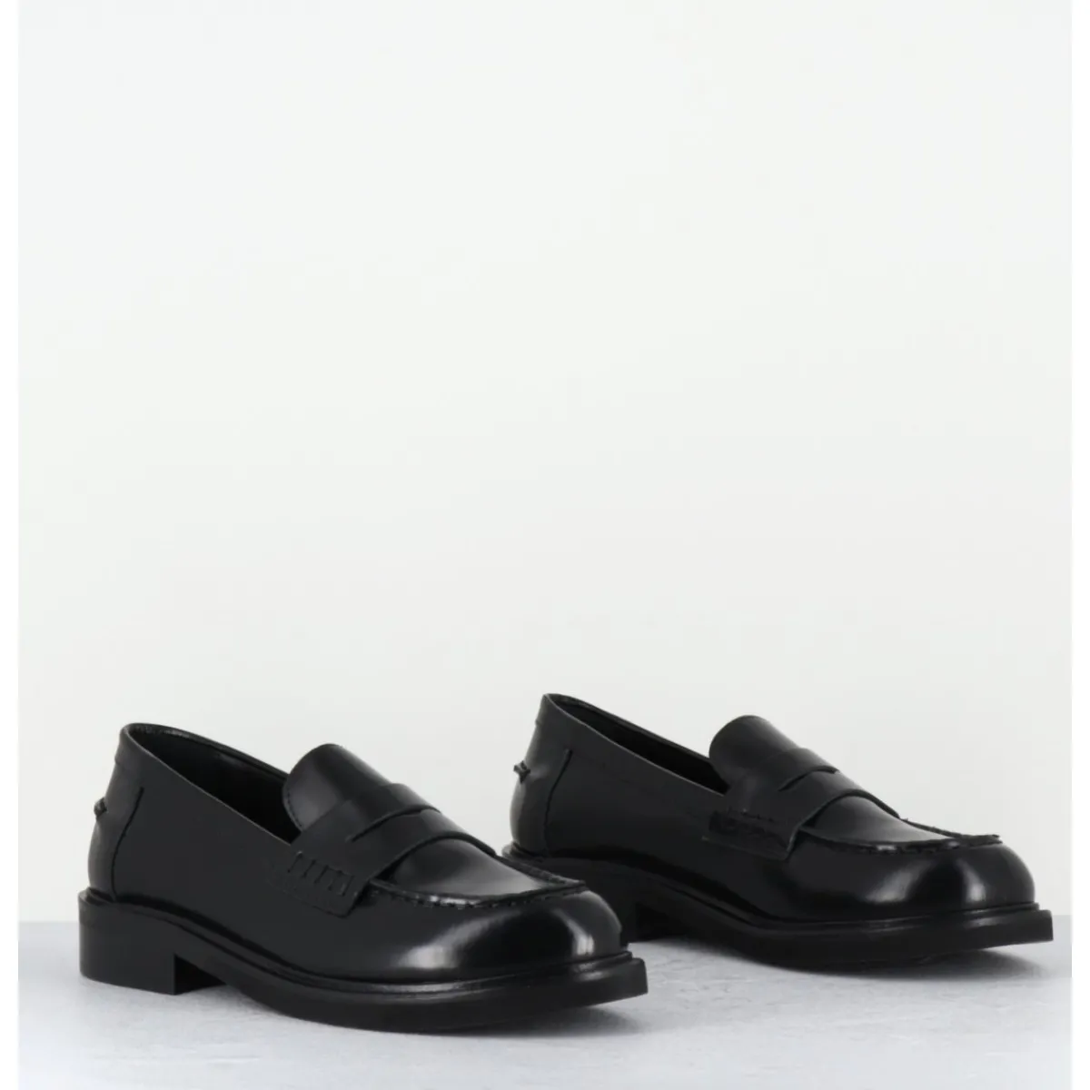 Online GARRICE LAB Mocassins plats à bout rond en cuir glacé - CHINO ABRASIVATO NERO NOIR