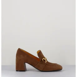 Online MARA BINI Mocassins 70s à talon en daim bout carré - ACERO CAMEL
