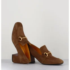 Online MARA BINI Mocassins 70s à talon en daim bout carré - ACERO CAMEL