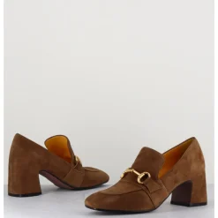 Online MARA BINI Mocassins 70s à talon en daim bout carré - ACERO CAMEL