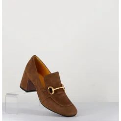 Online MARA BINI Mocassins 70s à talon en daim bout carré - ACERO CAMEL