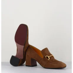 Online MARA BINI Mocassins 70s à talon en daim bout carré - ACERO CAMEL