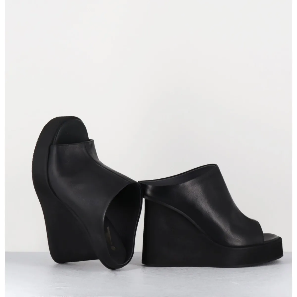 Sale SORT AARHUS Mules compensées déstructuré en cuir - 3781 GAS NERO NOIR