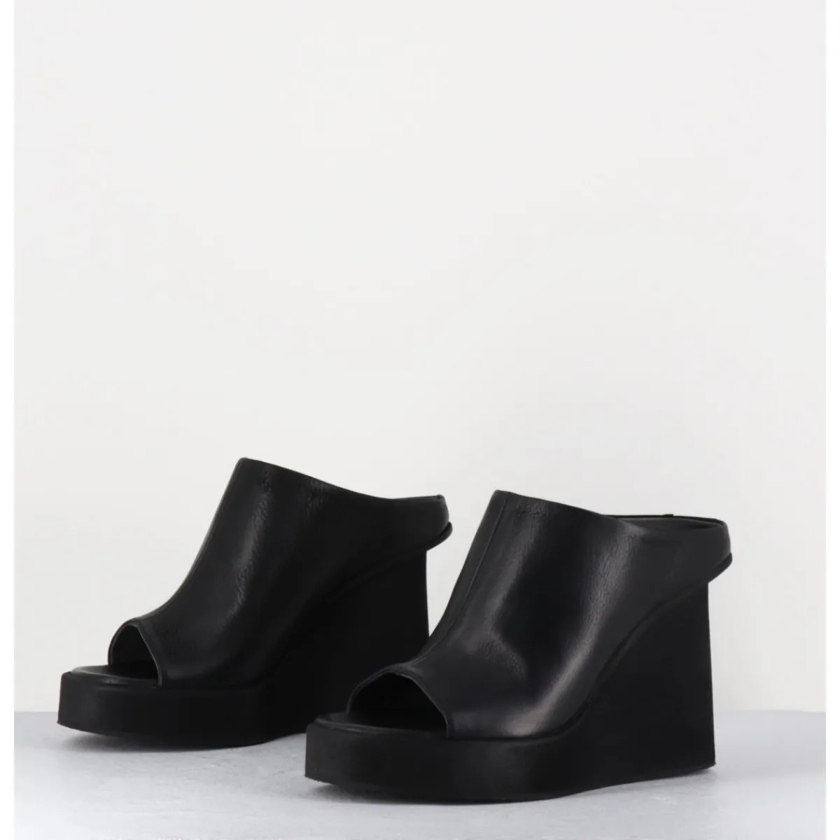 Sale SORT AARHUS Mules compensées déstructuré en cuir - 3781 GAS NERO NOIR