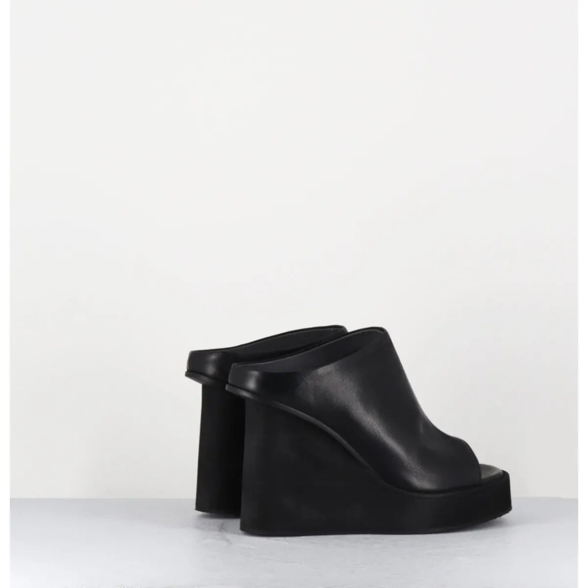 Sale SORT AARHUS Mules compensées déstructuré en cuir - 3781 GAS NERO NOIR