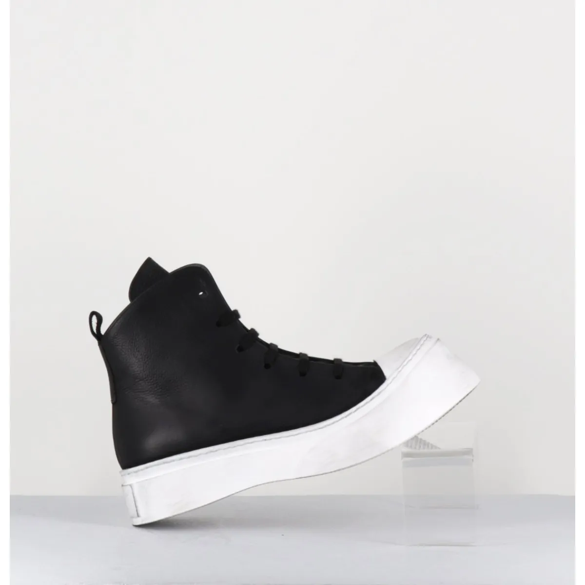 Best LOFINA Sneakers en cuir huilé & semelle blanc déstructurée - 3543 GAS NERO NOIR