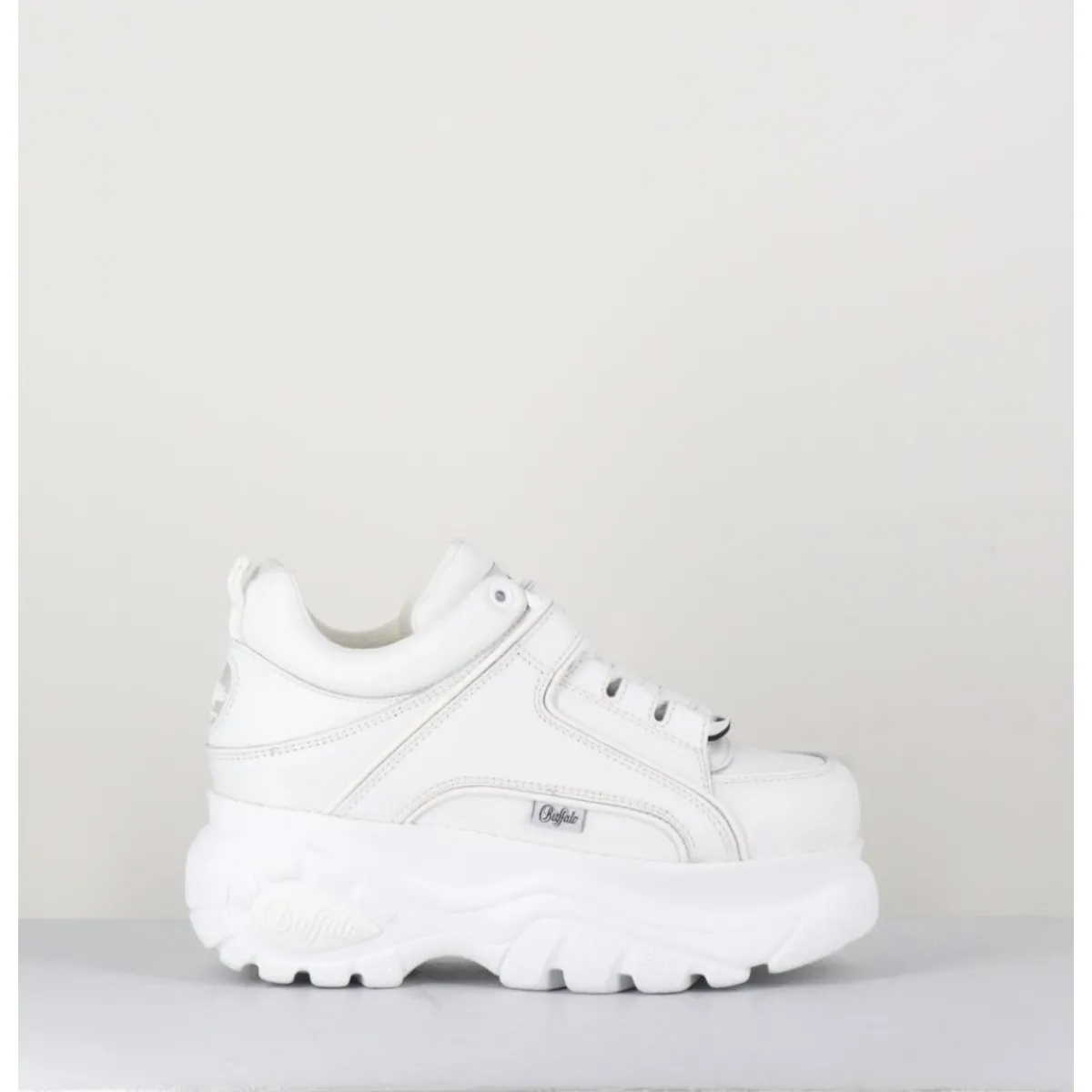 Hot BUFFALO LONDON Sneakers en cuir lisse à plateforme Buffalo Original - 1339 WHITE BLANC