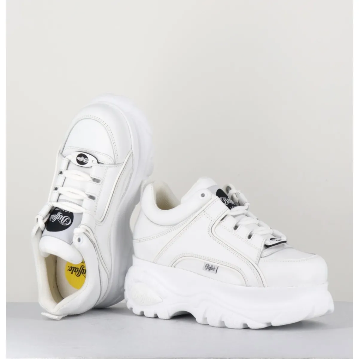 Hot BUFFALO LONDON Sneakers en cuir lisse à plateforme Buffalo Original - 1339 WHITE BLANC