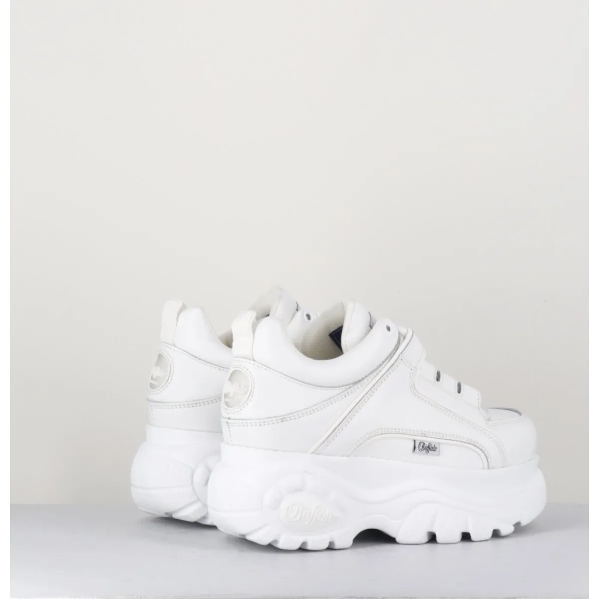 Hot BUFFALO LONDON Sneakers en cuir lisse à plateforme Buffalo Original - 1339 WHITE BLANC